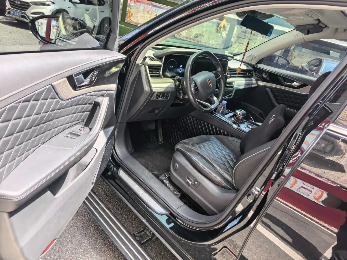 2022 HongQi HS5 2.0T 224HP L4 6AT,autocango,china used car exporter,china ev exporter,chinese used car exporter,chinese used ev exporter