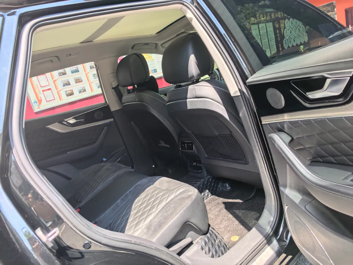 2022 HongQi HS5 2.0T 224HP L4 6AT,autocango,china used car exporter,china ev exporter,chinese used car exporter,chinese used ev exporter