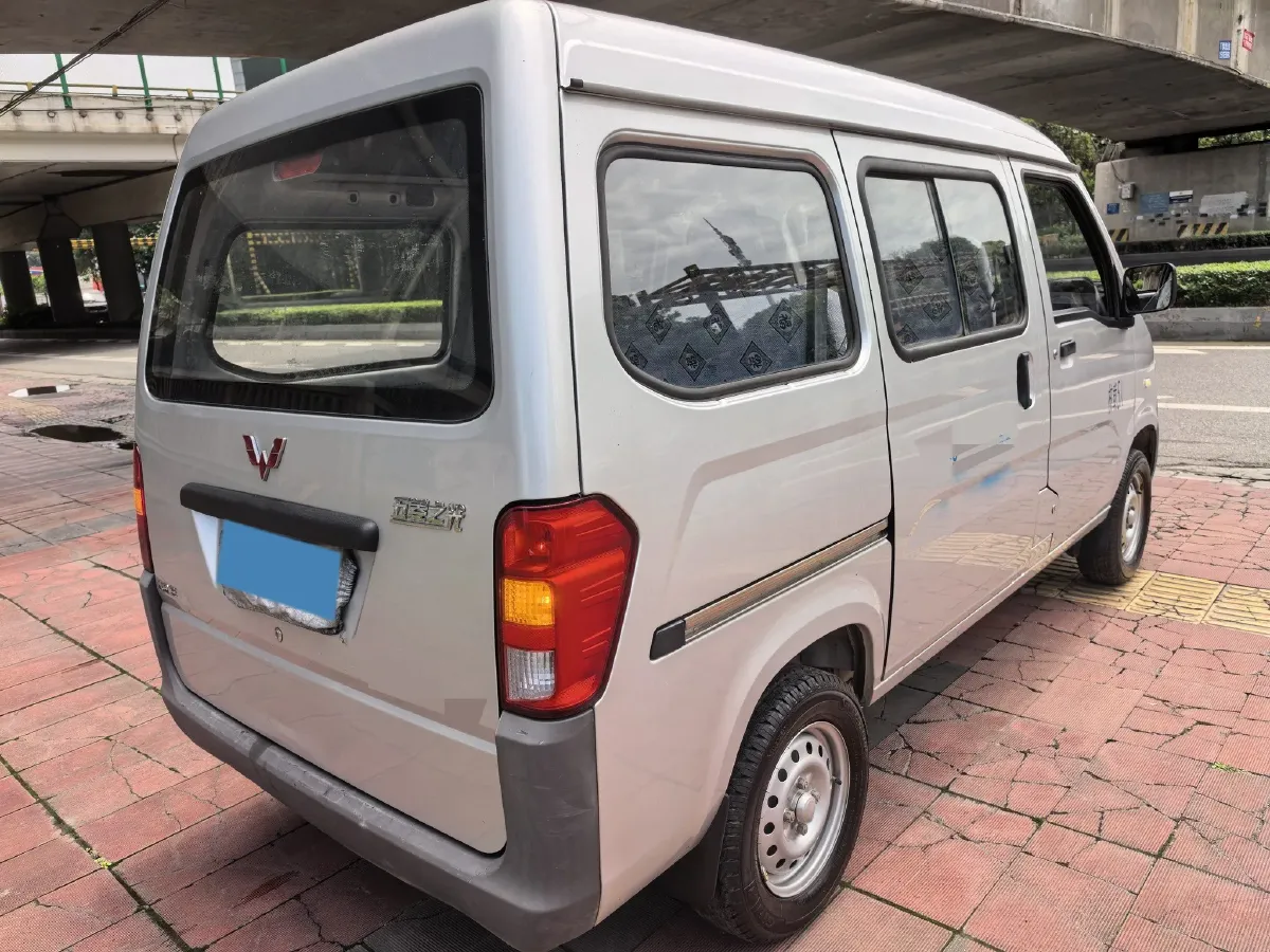 2020 WuLing ZhiGuang 1.2L 76HP L4 5MT,autocango,china used car exporter,china ev exporter,chinese used car exporter,chinese used ev exporter