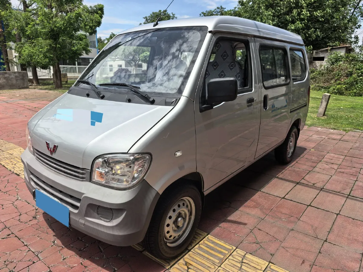 2020 WuLing ZhiGuang 1.2L 76HP L4 5MT,autocango,china used car exporter,china ev exporter,chinese used car exporter,chinese used ev exporter