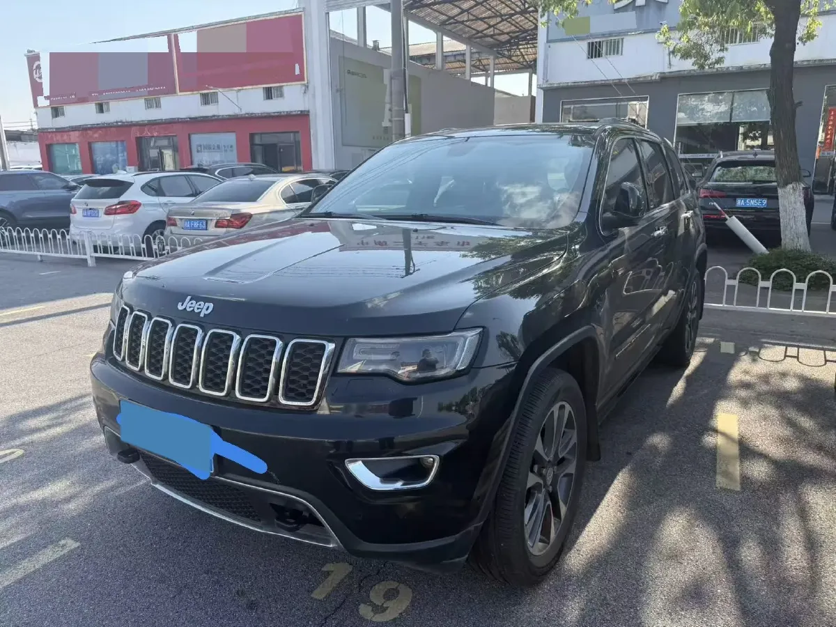 2017 Jeep Grand Cherokee 3.6L 286HP V6 8AT,autocango,china used car exporter,china ev exporter,chinese used car exporter,chinese used ev exporter