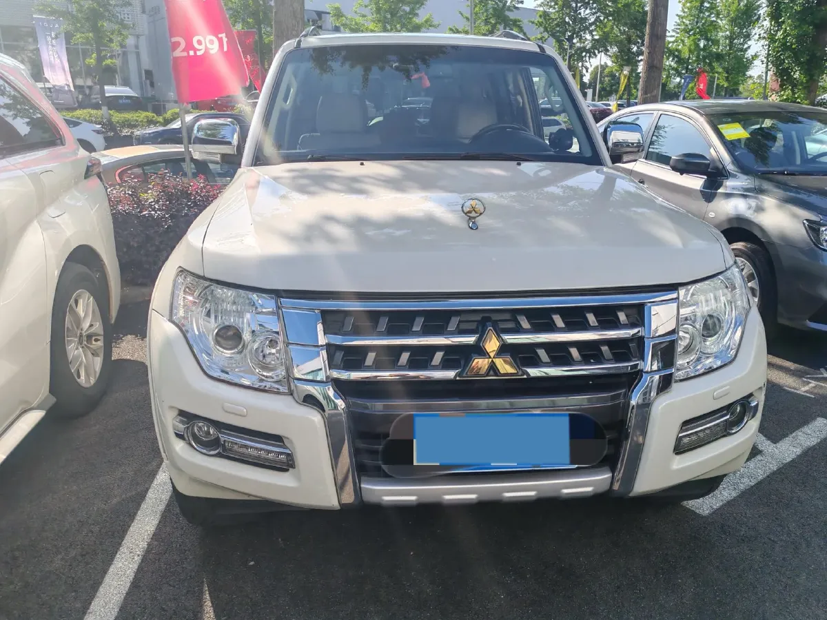 2018 Mitsubishi Pajero 3.0L 174HP V6 5AT,autocango,china used car exporter,china ev exporter,chinese used car exporter,chinese used ev exporter