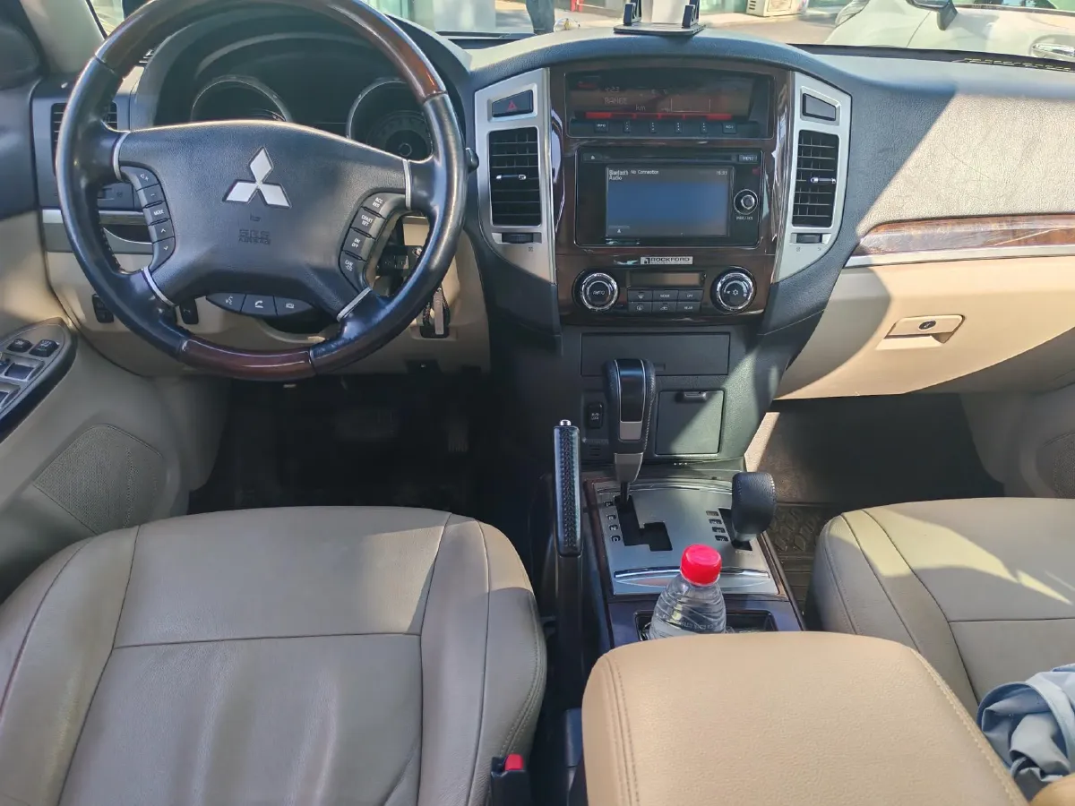 2018 Mitsubishi Pajero 3.0L 174HP V6 5AT,autocango,china used car exporter,china ev exporter,chinese used car exporter,chinese used ev exporter