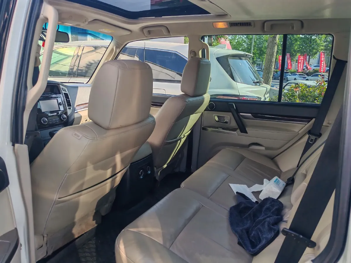 2018 Mitsubishi Pajero 3.0L 174HP V6 5AT,autocango,china used car exporter,china ev exporter,chinese used car exporter,chinese used ev exporter