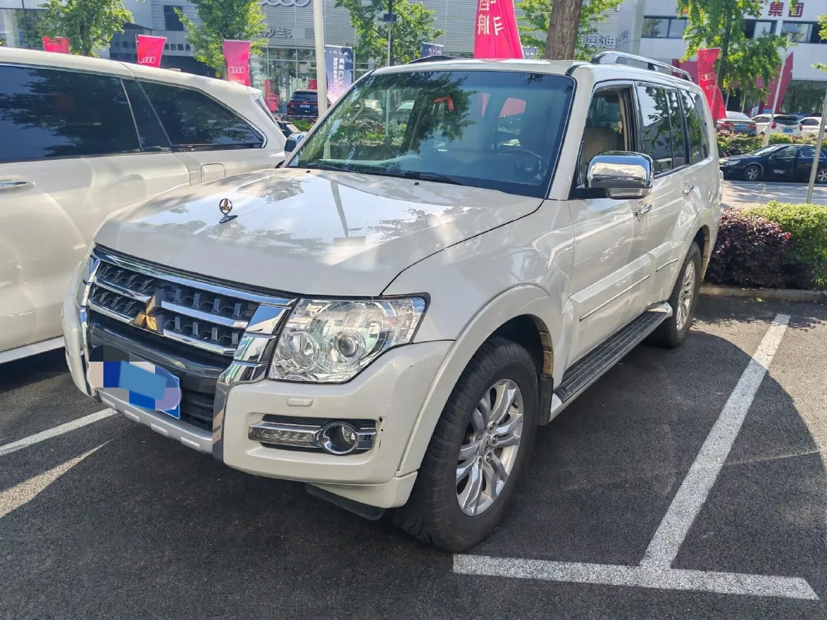 2018 Mitsubishi Pajero 3.0L 174HP V6 5AT,autocango,china used car exporter,china ev exporter,chinese used car exporter,chinese used ev exporter