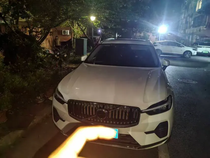 2022 Volvo XC60 2.0T 250HP L4 8AT,autocango,china used car exporter,china ev exporter,chinese used car exporter,chinese used ev exporter