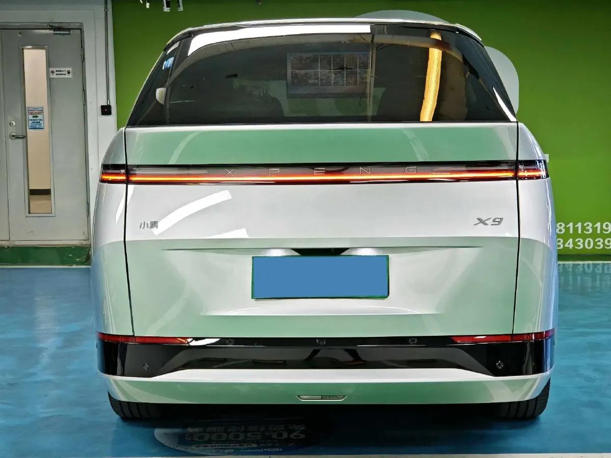 2025 Xpeng X9 BEV,autocango,china used car exporter,china ev exporter,chinese used car exporter,chinese used ev exporter