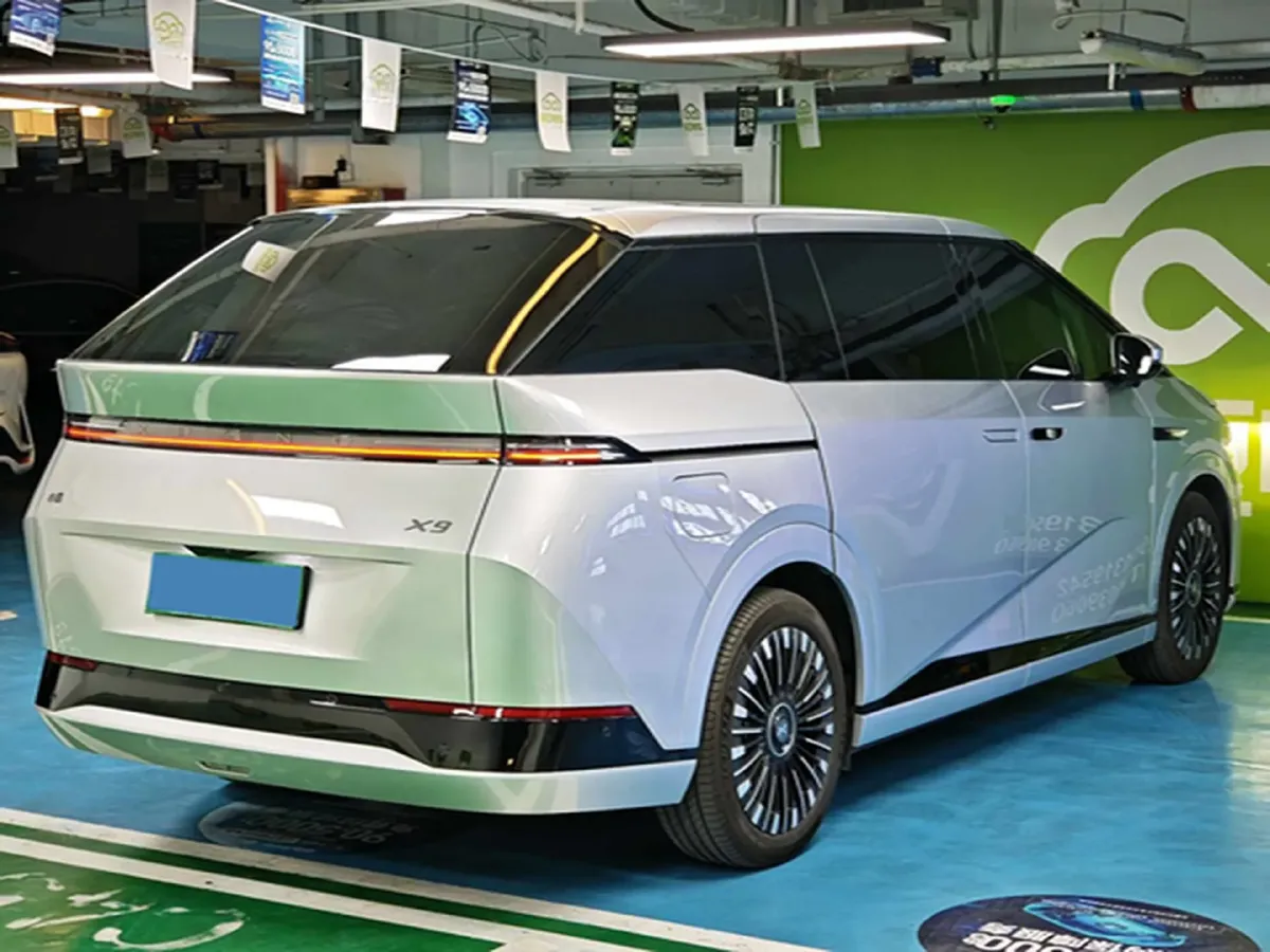 2025 Xpeng X9 BEV,autocango,china used car exporter,china ev exporter,chinese used car exporter,chinese used ev exporter