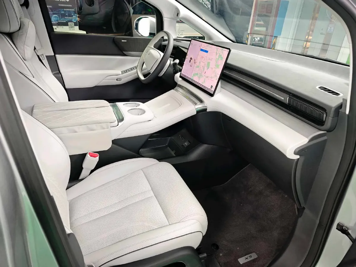 2025 Xpeng X9 BEV,autocango,china used car exporter,china ev exporter,chinese used car exporter,chinese used ev exporter