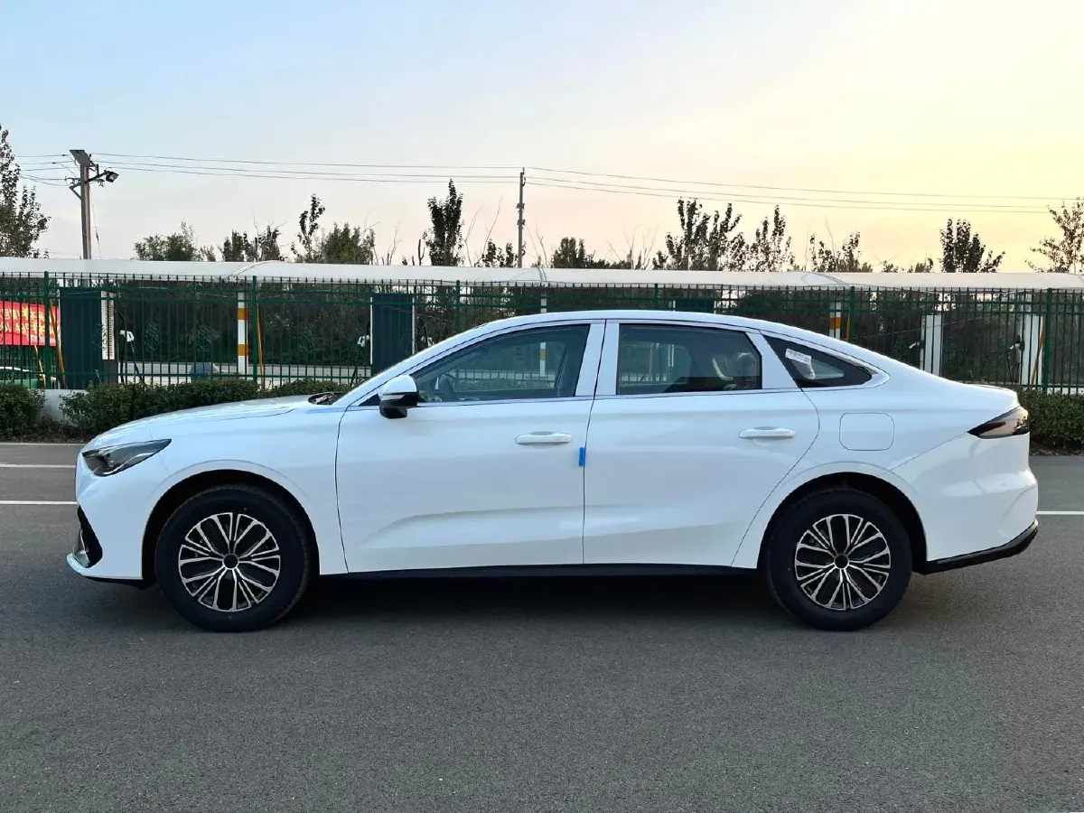 2025 ChangAn KuaYue KuaYueXing V5 EV BEV 41.86KWH,autocango,china used car exporter,china ev exporter,chinese used car exporter,chinese used ev exporter