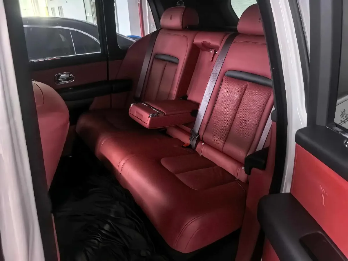 2018 Rolls-Royce Cullinan 6.7T 571HP V12 8AT,autocango,china used car exporter,china ev exporter,chinese used car exporter,chinese used ev exporter