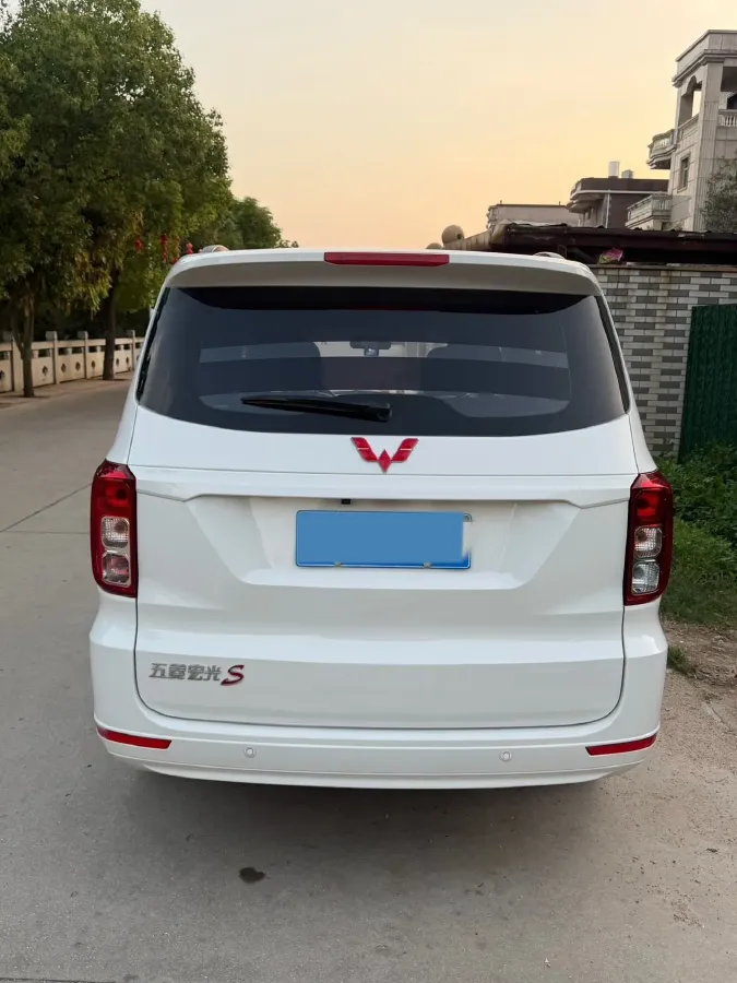 2019 Venucia M50V 1.5L 112HP L4 5MT,autocango,china used car exporter,china ev exporter,chinese used car exporter,chinese used ev exporter