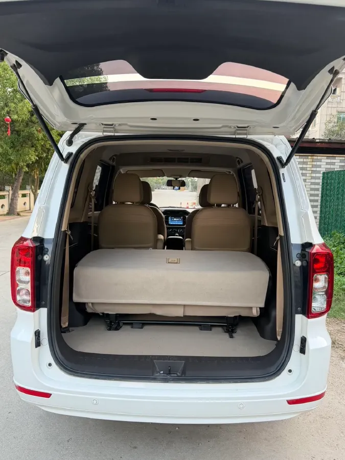 2019 Venucia M50V 1.5L 112HP L4 5MT,autocango,china used car exporter,china ev exporter,chinese used car exporter,chinese used ev exporter