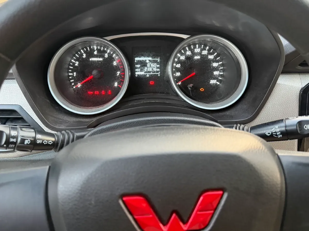 2019 Venucia M50V 1.5L 112HP L4 5MT,autocango,china used car exporter,china ev exporter,chinese used car exporter,chinese used ev exporter