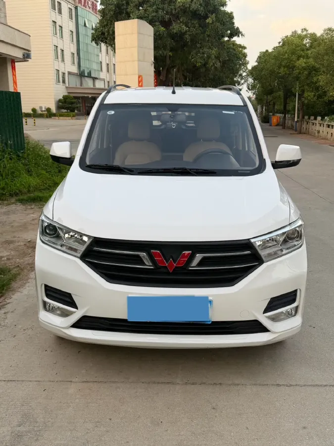 2019 Venucia M50V 1.5L 112HP L4 5MT,autocango,china used car exporter,china ev exporter,chinese used car exporter,chinese used ev exporter