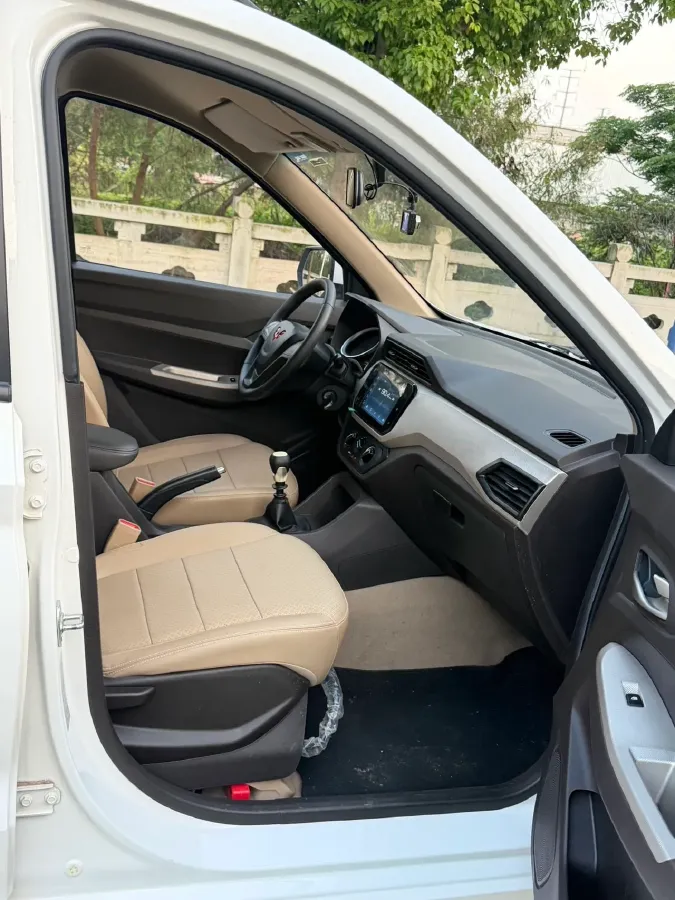 2019 Venucia M50V 1.5L 112HP L4 5MT,autocango,china used car exporter,china ev exporter,chinese used car exporter,chinese used ev exporter