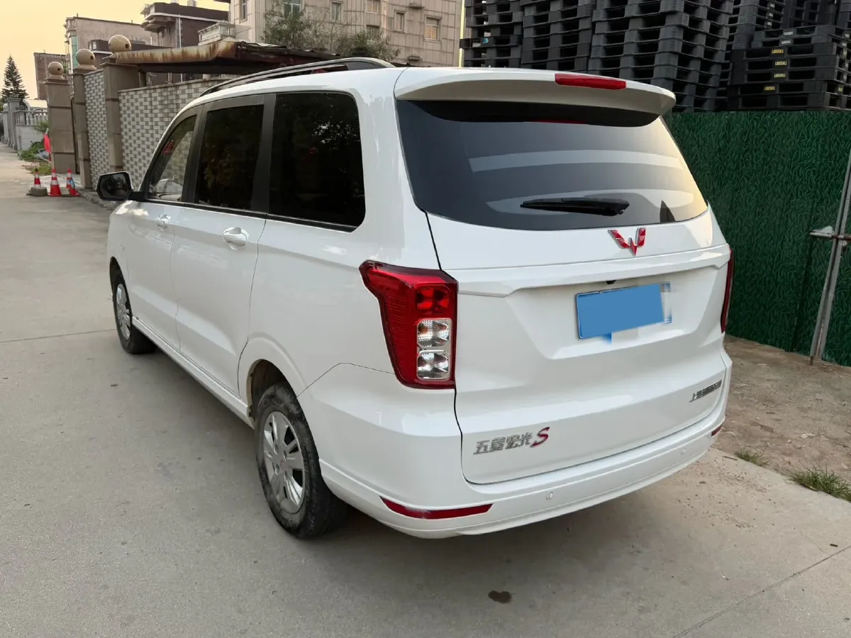 2019 Venucia M50V 1.5L 112HP L4 5MT,autocango,china used car exporter,china ev exporter,chinese used car exporter,chinese used ev exporter