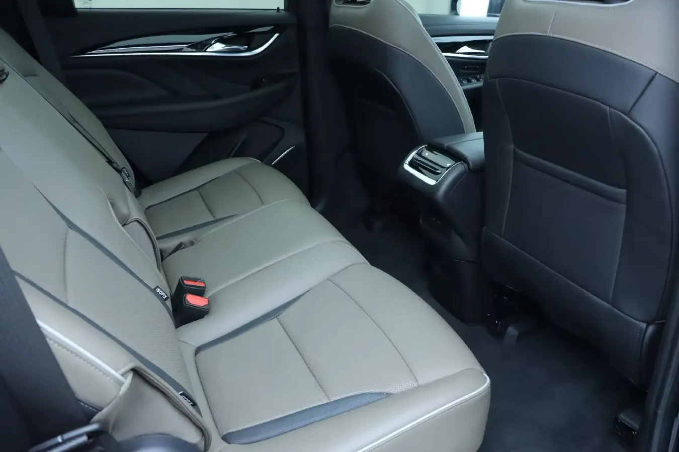 2022 Buick Enclave 2.0T 237HP L4 9AT,autocango,china used car exporter,china ev exporter,chinese used car exporter,chinese used ev exporter