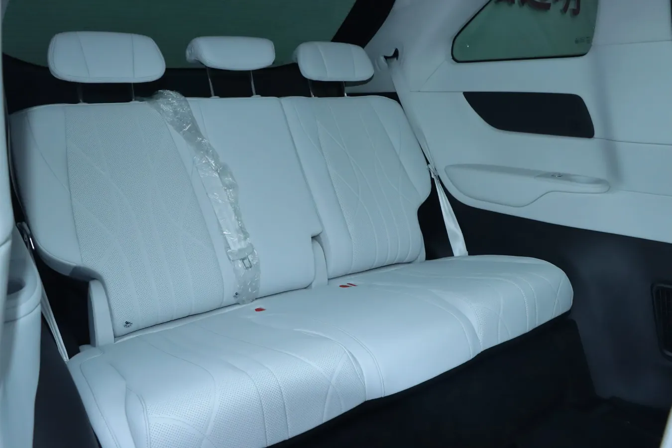 2024 Xpeng X9 BEV 84.5KWH,autocango,china used car exporter,china ev exporter,chinese used car exporter,chinese used ev exporter