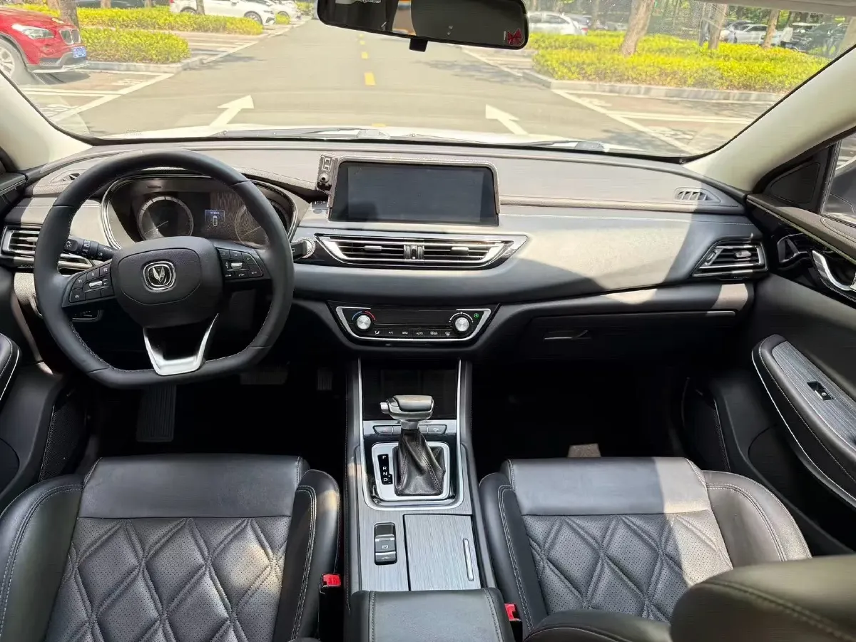 2022 ChangAn Raeton CC 1.5T 188HP L4 7DCT,autocango,china used car exporter,china ev exporter,chinese used car exporter,chinese used ev exporter