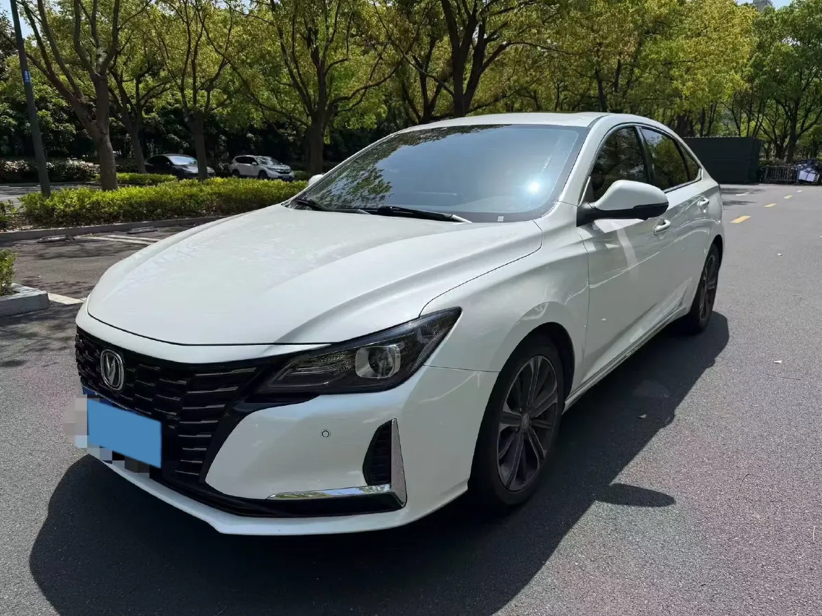 2022 ChangAn Raeton CC 1.5T 188HP L4 7DCT,autocango,china used car exporter,china ev exporter,chinese used car exporter,chinese used ev exporter