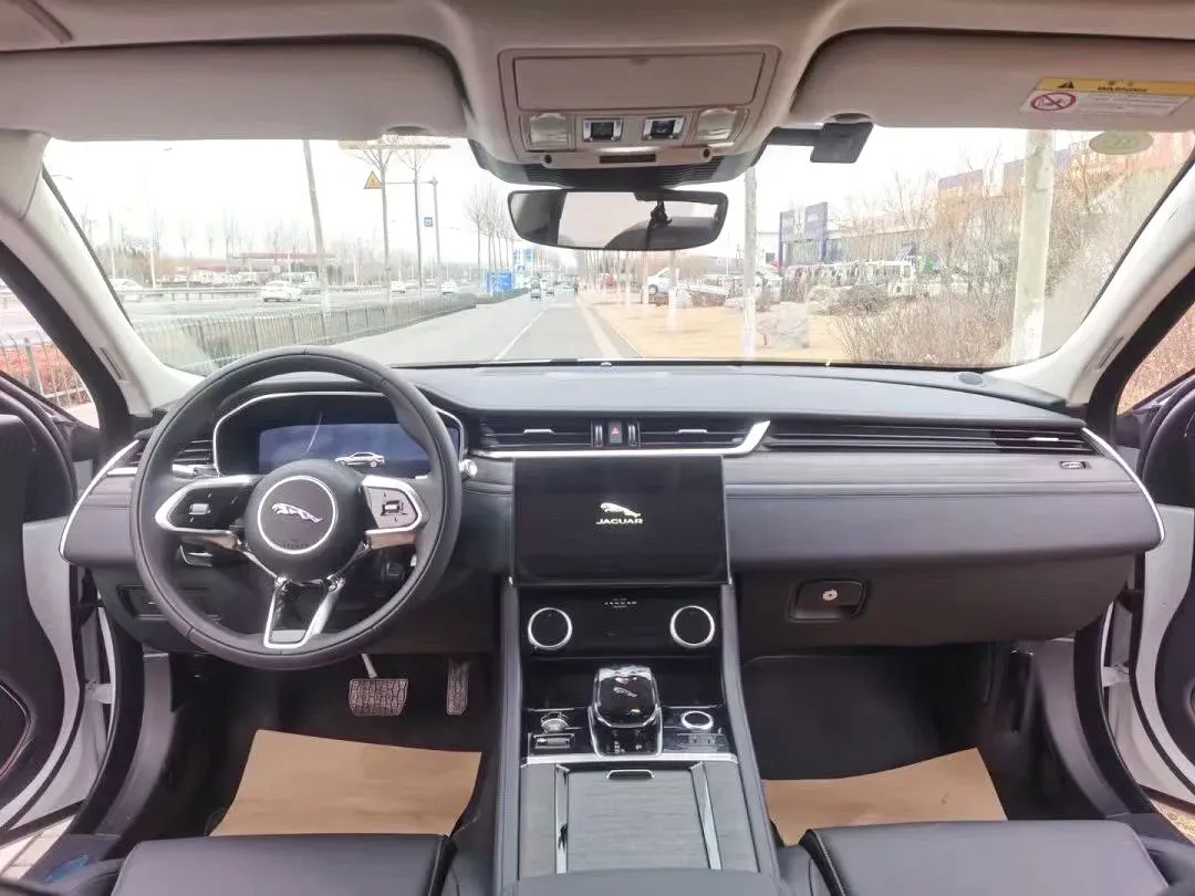 2021 Jaguar XFL 2.0T 200HP L4 8AT,autocango,china used car exporter,china ev exporter,chinese used car exporter,chinese used ev exporter