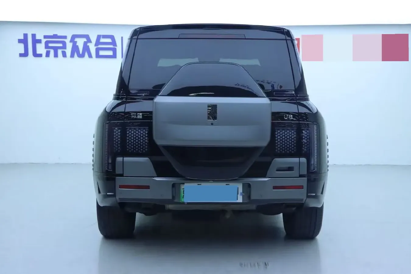 2023 YangWang U8 2.0T 272HP L4 REEV 49.05KWH,autocango,china used car exporter,china ev exporter,chinese used car exporter,chinese used ev exporter