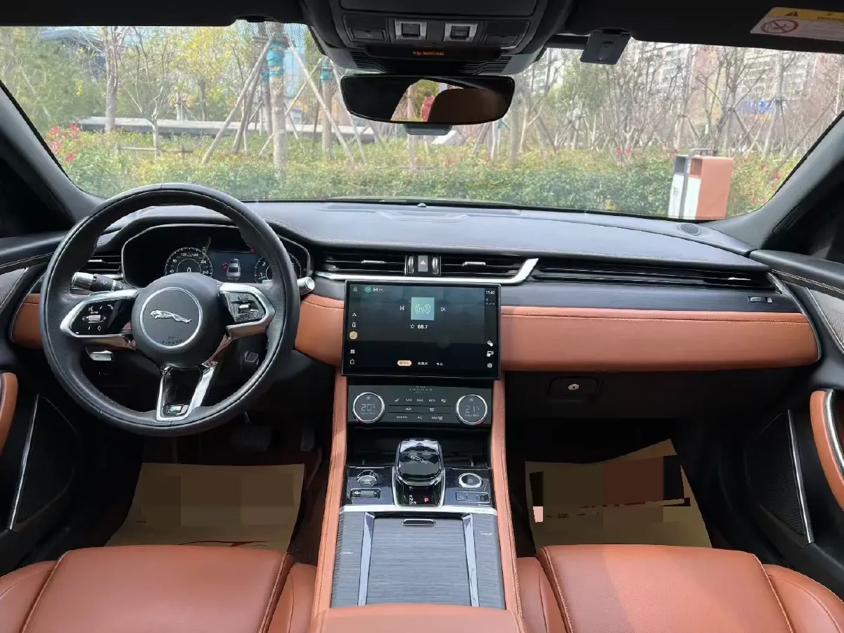2022 Jaguar XFL 2.0T 250HP L4 8AT,autocango,china used car exporter,china ev exporter,chinese used car exporter,chinese used ev exporter