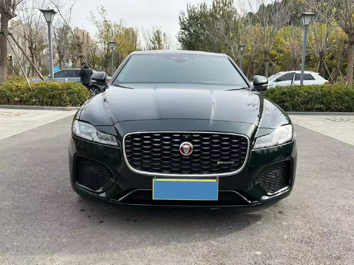 2022 Jaguar XFL 2.0T 250HP L4 8AT,autocango,china used car exporter,china ev exporter,chinese used car exporter,chinese used ev exporter