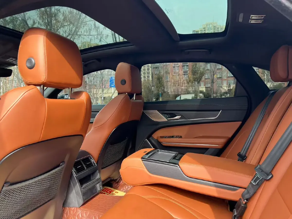 2022 Jaguar XFL 2.0T 250HP L4 8AT,autocango,china used car exporter,china ev exporter,chinese used car exporter,chinese used ev exporter