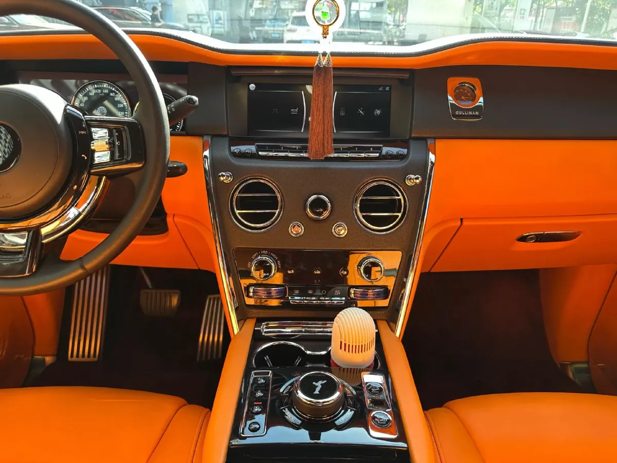 2018 Rolls-Royce Cullinan 6.7T 571HP V12 8AT,autocango,china used car exporter,china ev exporter,chinese used car exporter,chinese used ev exporter