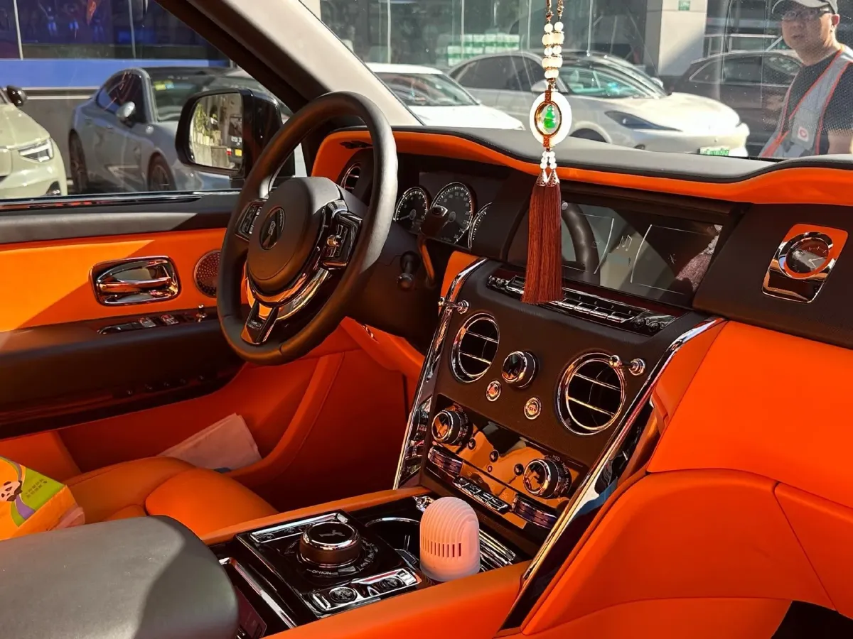 2018 Rolls-Royce Cullinan 6.7T 571HP V12 8AT,autocango,china used car exporter,china ev exporter,chinese used car exporter,chinese used ev exporter
