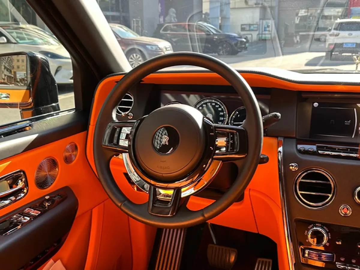 2018 Rolls-Royce Cullinan 6.7T 571HP V12 8AT,autocango,china used car exporter,china ev exporter,chinese used car exporter,chinese used ev exporter