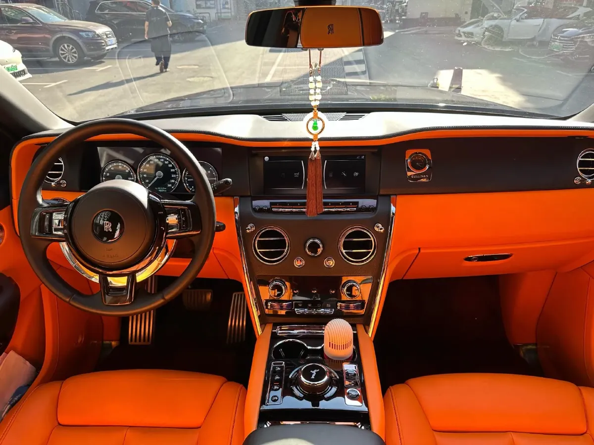 2018 Rolls-Royce Cullinan 6.7T 571HP V12 8AT,autocango,china used car exporter,china ev exporter,chinese used car exporter,chinese used ev exporter