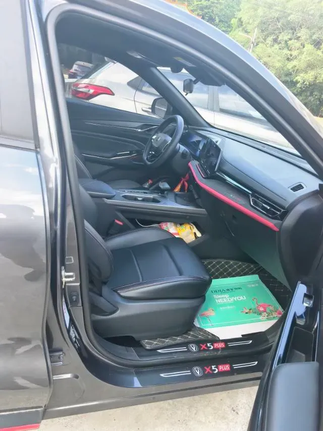 2024 ChangAn X5 PLUS 1.5T 188HP L4 7DCT,autocango,china used car exporter,china ev exporter,chinese used car exporter,chinese used ev exporter
