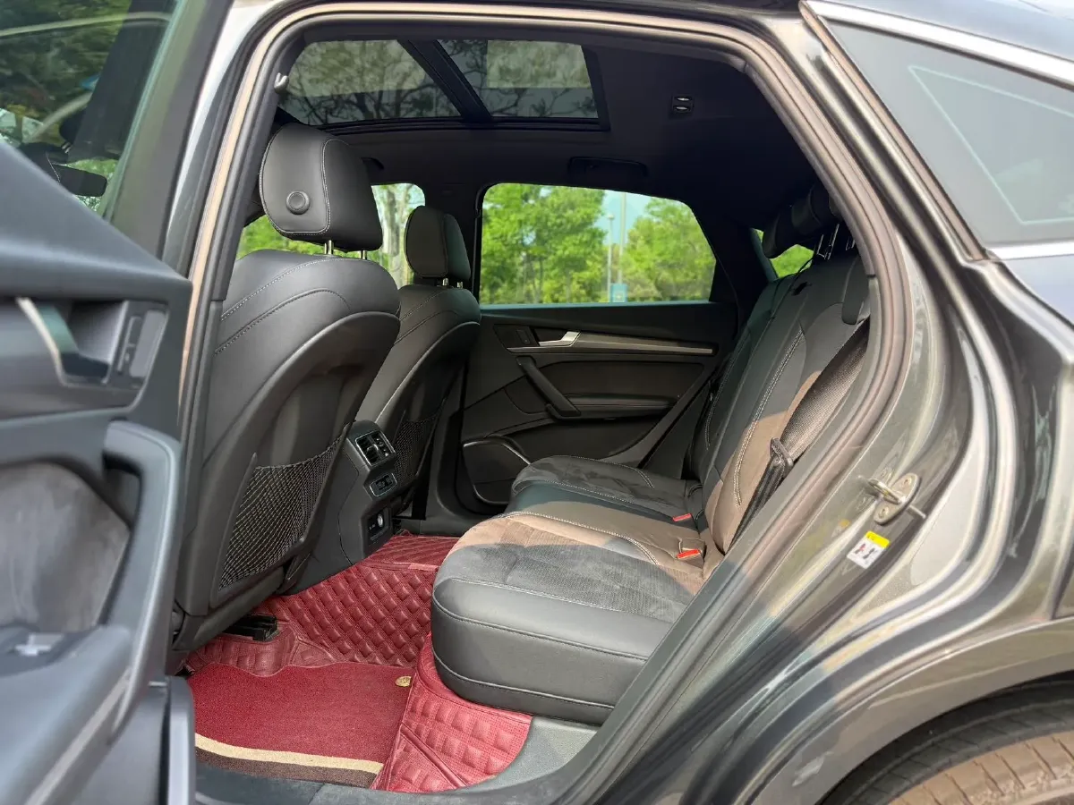 2022 Audi Q5L Sportback 2.0T 190HP L4 7DCT,autocango,china used car exporter,china ev exporter,chinese used car exporter,chinese used ev exporter