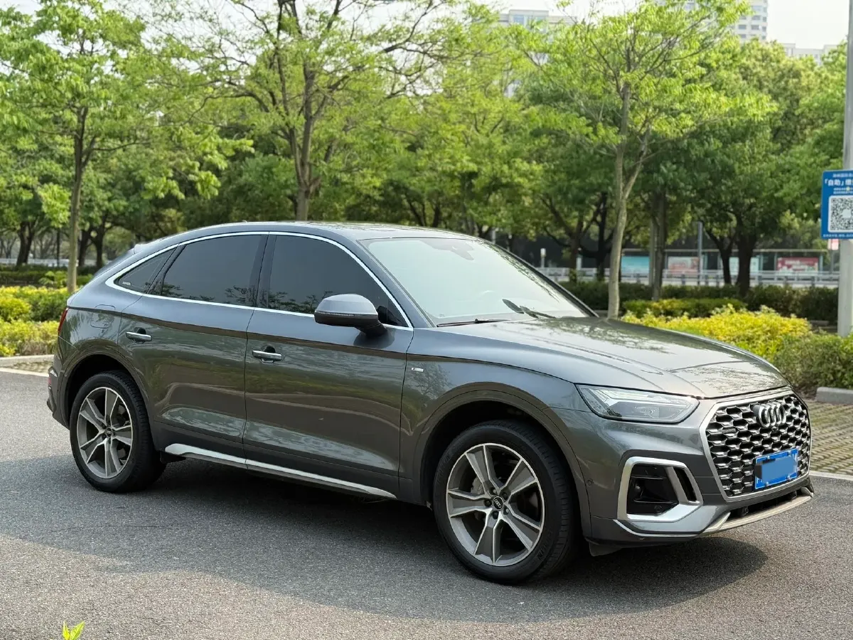 2022 Audi Q5L Sportback 2.0T 190HP L4 7DCT,autocango,china used car exporter,china ev exporter,chinese used car exporter,chinese used ev exporter