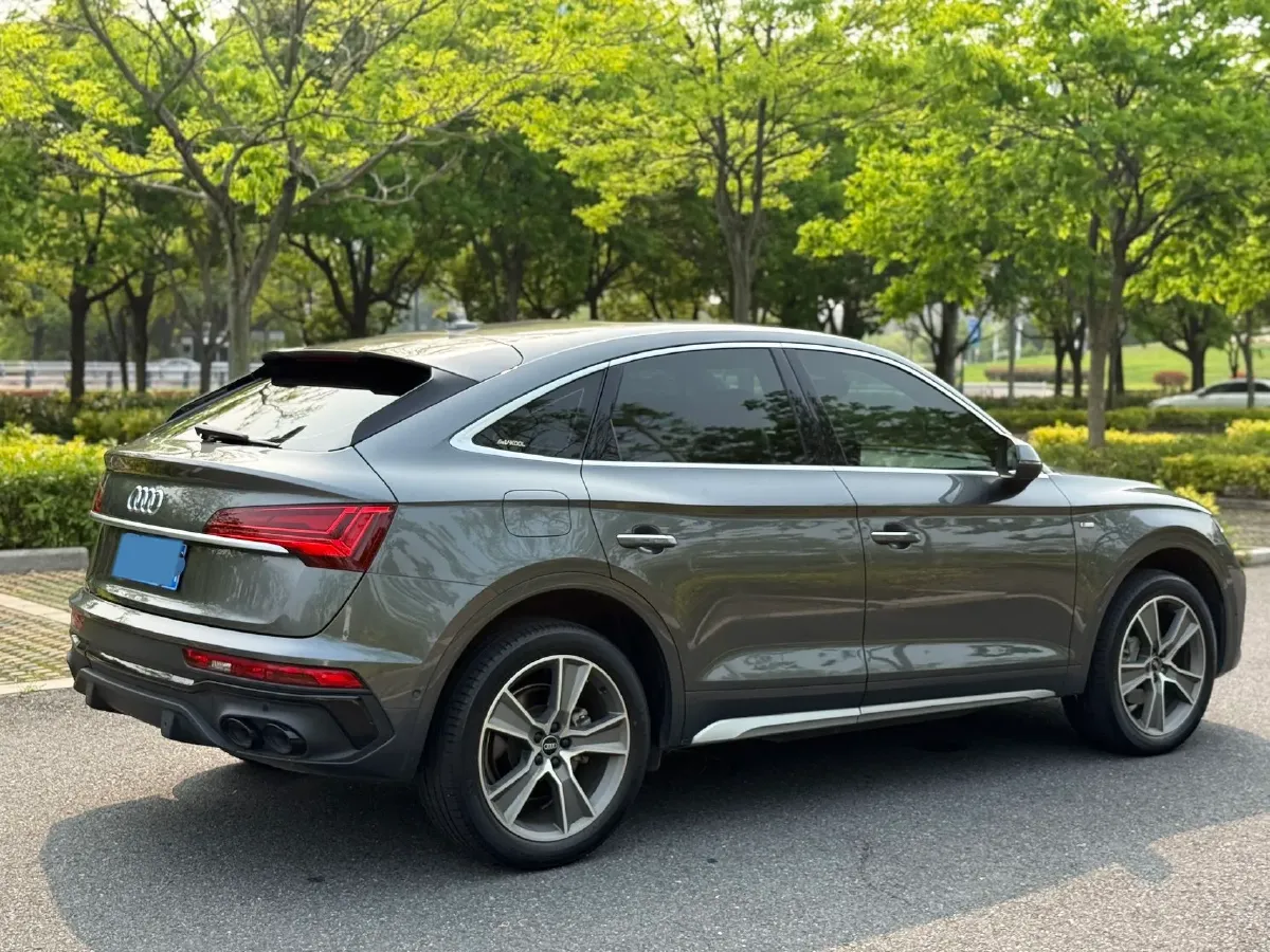 2022 Audi Q5L Sportback 2.0T 190HP L4 7DCT,autocango,china used car exporter,china ev exporter,chinese used car exporter,chinese used ev exporter