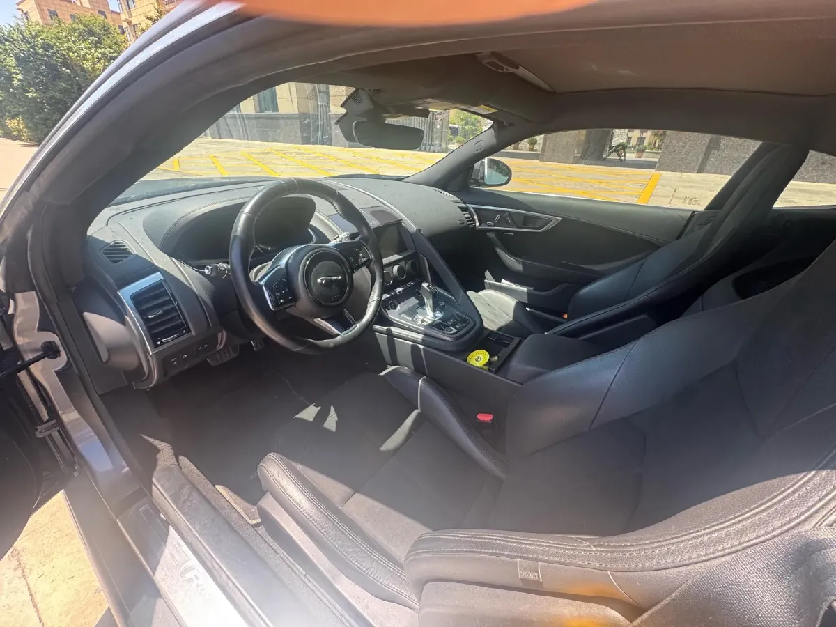 2021 Jaguar F-TYPE 3.0T 381HP V6 8AT,autocango,china used car exporter,china ev exporter,chinese used car exporter,chinese used ev exporter