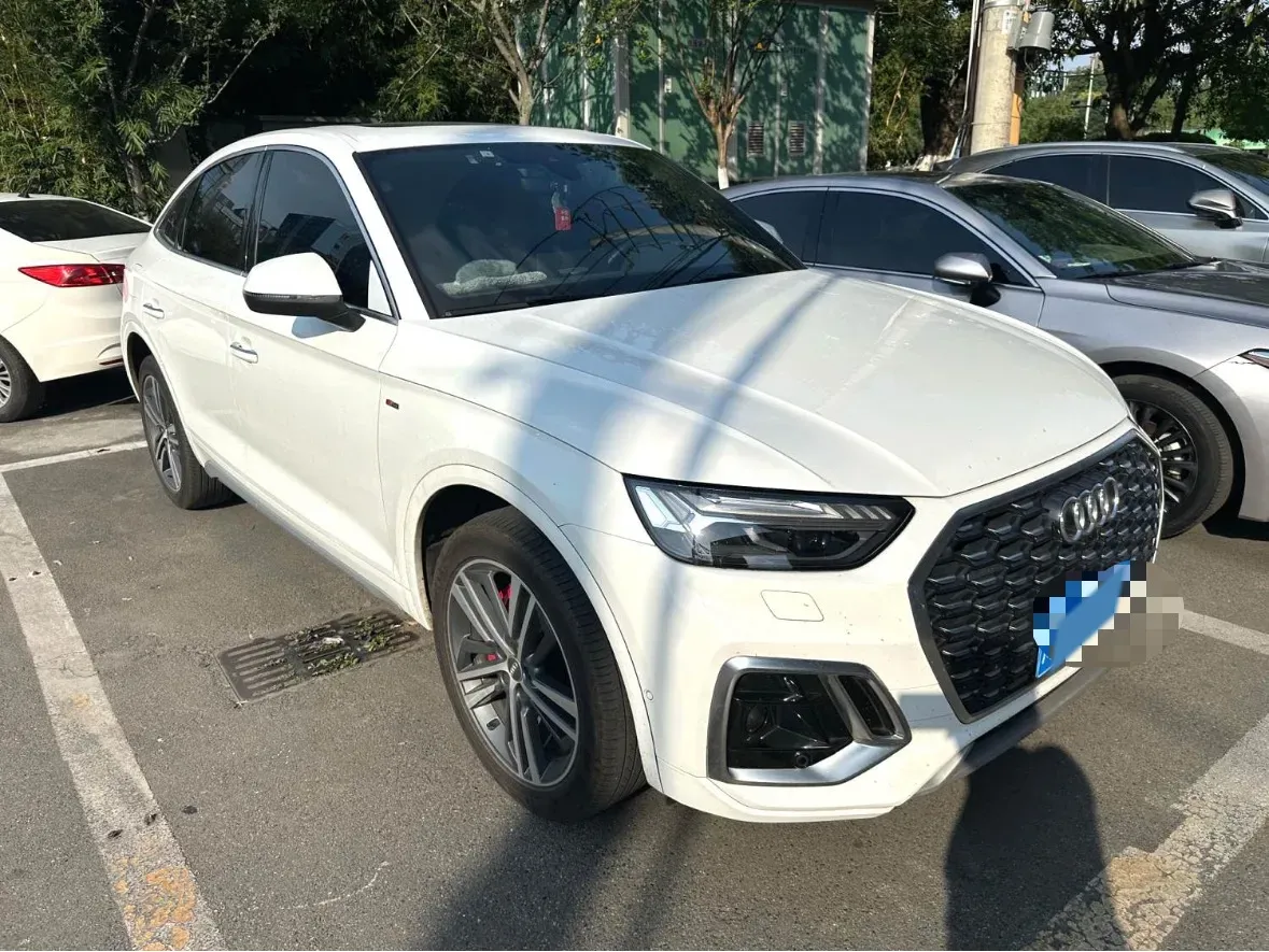 2021 Audi Q5L Sportback 2.0T 252HP L4 7DCT,autocango,china used car exporter,china ev exporter,chinese used car exporter,chinese used ev exporter