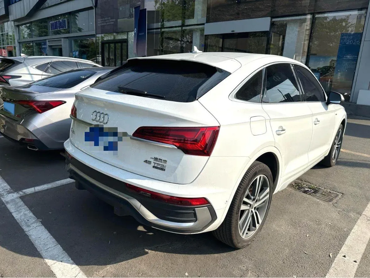 2021 Audi Q5L Sportback 2.0T 252HP L4 7DCT,autocango,china used car exporter,china ev exporter,chinese used car exporter,chinese used ev exporter