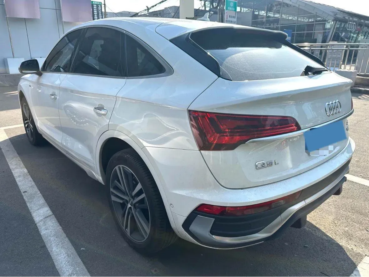 2021 Audi Q5L Sportback 2.0T 252HP L4 7DCT,autocango,china used car exporter,china ev exporter,chinese used car exporter,chinese used ev exporter