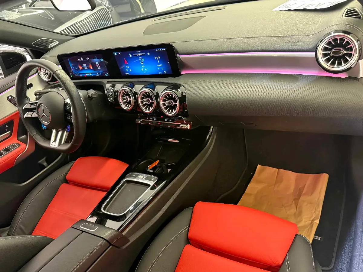 2025 Mercedes-Benz A AMG 2.0T 306HP L4 8DCT,autocango,china used car exporter,china ev exporter,chinese used car exporter,chinese used ev exporter