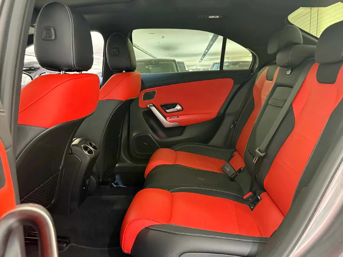 2025 Mercedes-Benz A AMG 2.0T 306HP L4 8DCT,autocango,china used car exporter,china ev exporter,chinese used car exporter,chinese used ev exporter