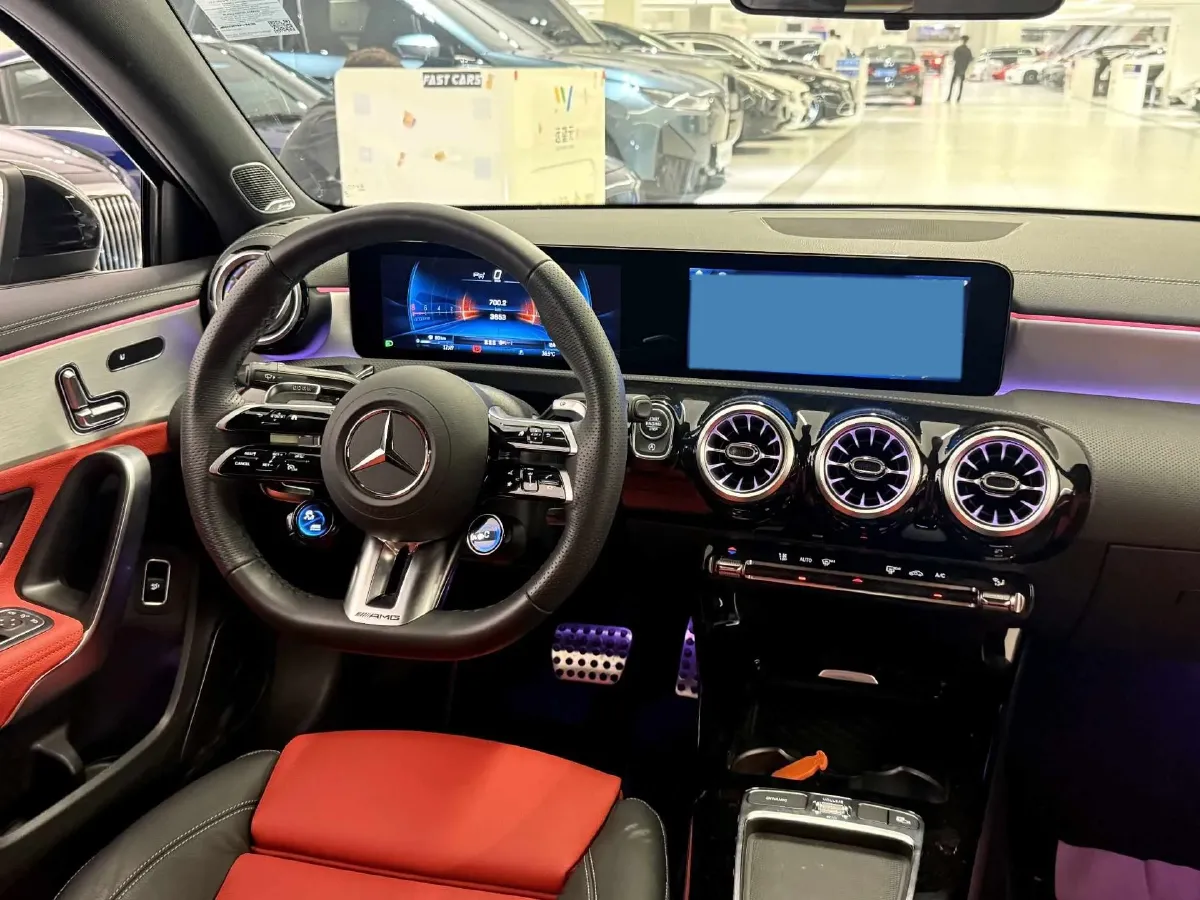 2025 Mercedes-Benz A AMG 2.0T 306HP L4 8DCT,autocango,china used car exporter,china ev exporter,chinese used car exporter,chinese used ev exporter