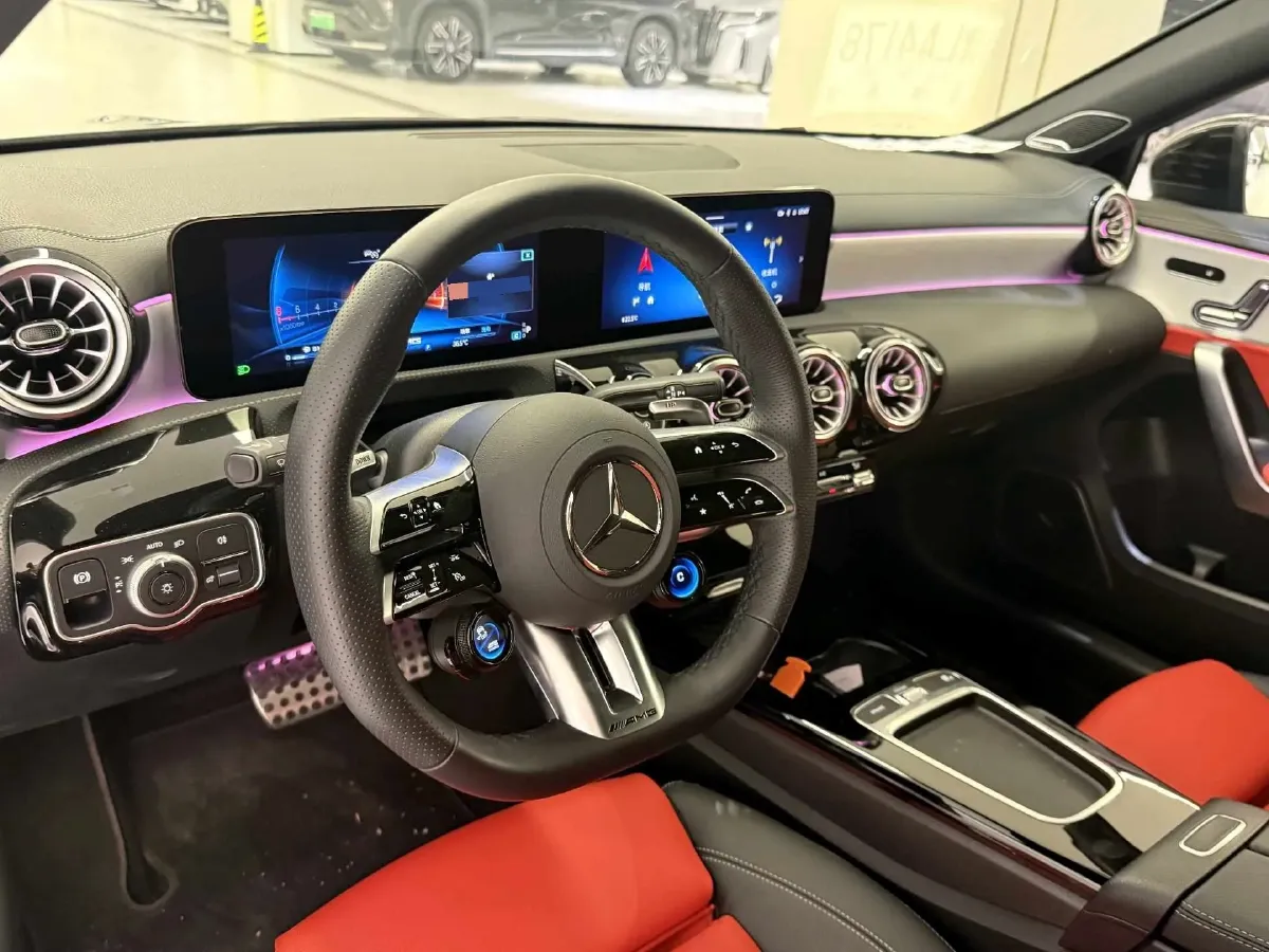 2025 Mercedes-Benz A AMG 2.0T 306HP L4 8DCT,autocango,china used car exporter,china ev exporter,chinese used car exporter,chinese used ev exporter
