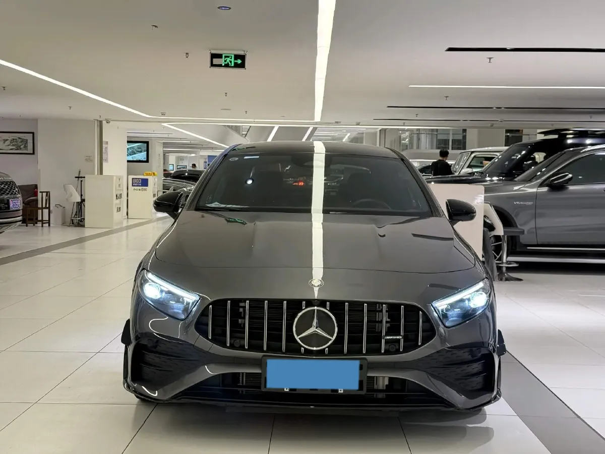 2025 Mercedes-Benz A AMG 2.0T 306HP L4 8DCT,autocango,china used car exporter,china ev exporter,chinese used car exporter,chinese used ev exporter