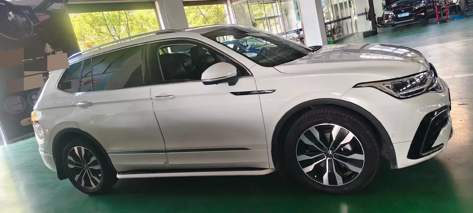 2024 Volkswagen Tiguan L 2.0T 220HP L4 7DCT,autocango,china used car exporter,china ev exporter,chinese used car exporter,chinese used ev exporter