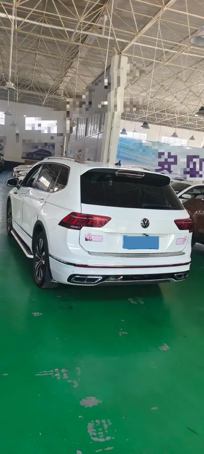 2024 Volkswagen Tiguan L 2.0T 220HP L4 7DCT,autocango,china used car exporter,china ev exporter,chinese used car exporter,chinese used ev exporter