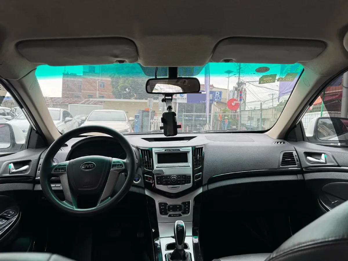 2018 BYD e5 BEV 60.48KWH,autocango,china used car exporter,china ev exporter,chinese used car exporter,chinese used ev exporter